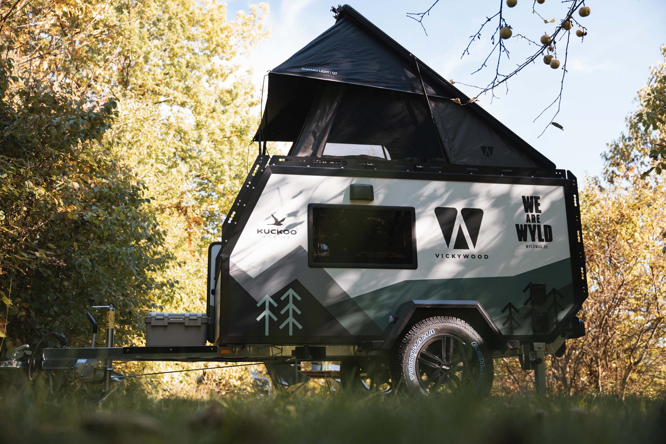 Kuckoo Camper Gemeinsam Draussen Außenansicht Max frontal